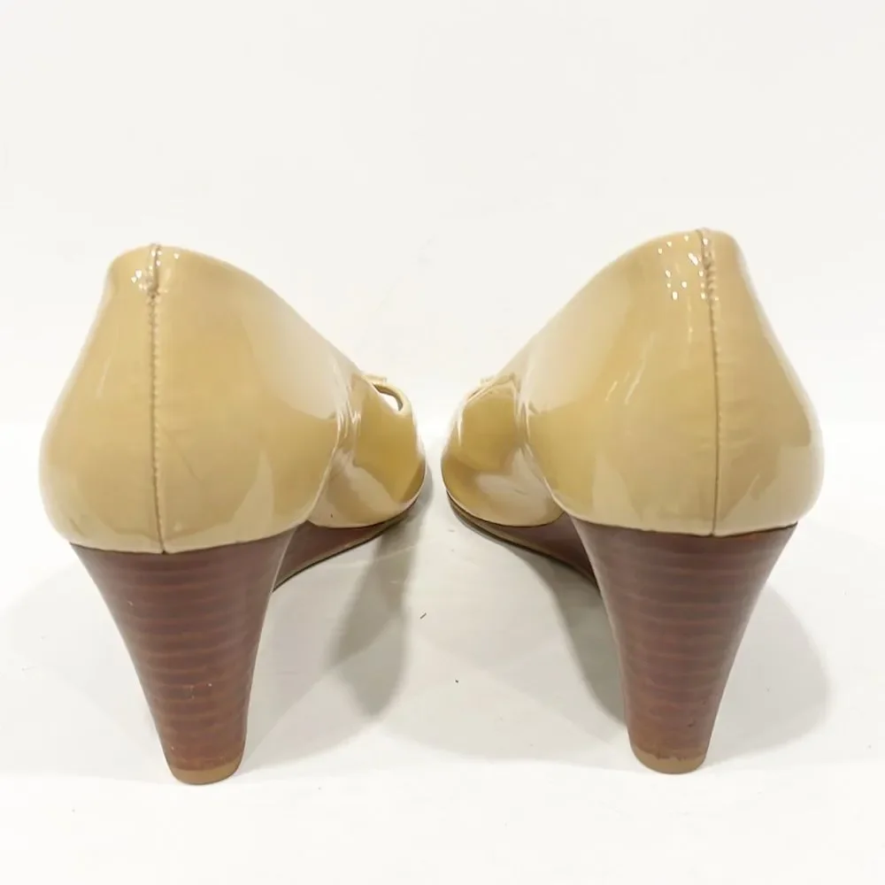 Tory Burch Lowell Genuine Patent Leather Peep Toe Wedge Tan Shoes Sz 9.5 - Picture 4 of 11